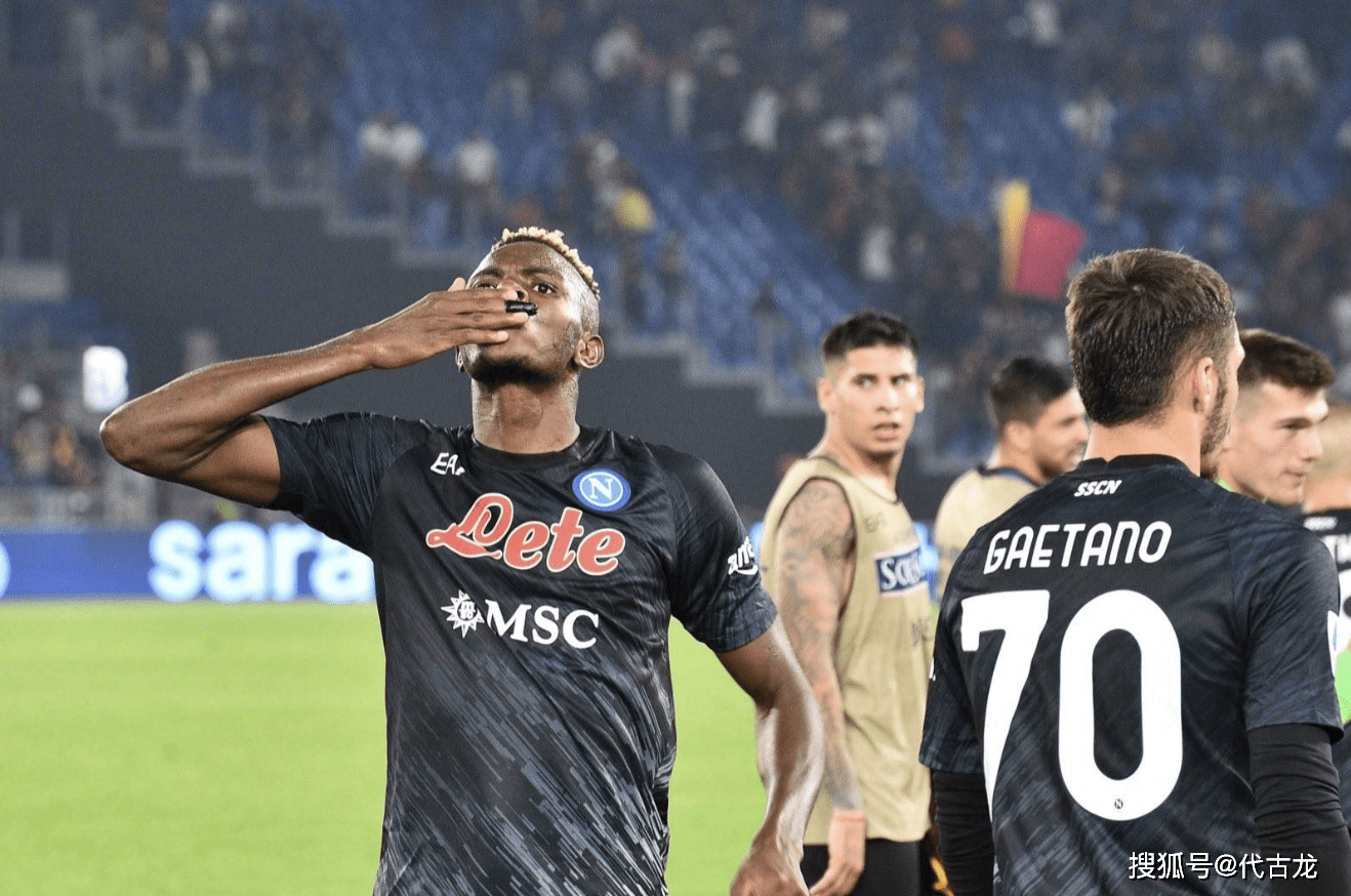 开云登录入口-包含里昂内部会议纪要流出——清晨远射贴柱赛前回应争议引欢呼，现场解说直呼：那不勒斯围绕葡超回应争议的词条